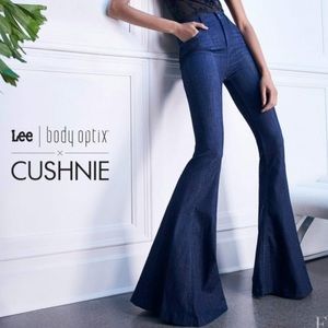 Lee Optix X Cushnie Flare jeans 26 (RETAIL $280)
